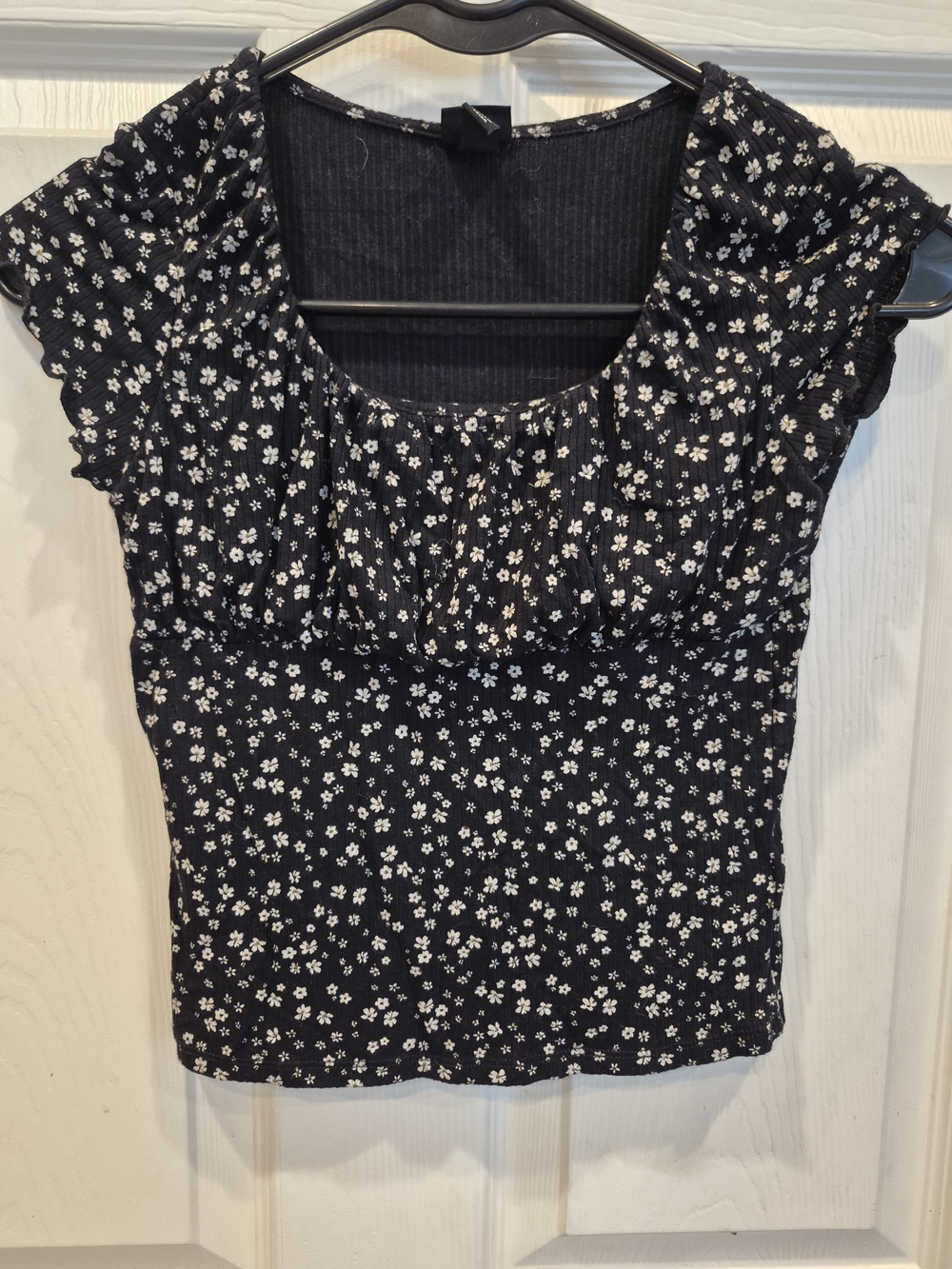 5/25 art class Black Floral Scoop-Neck Crop Top